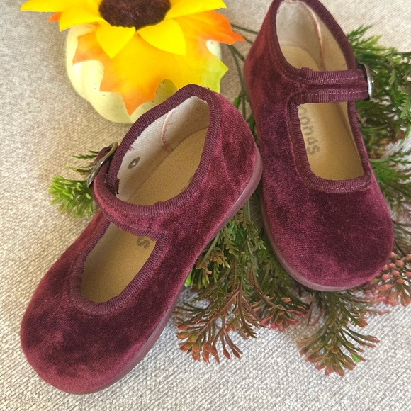 Plush Velvet Kids Dress Shoes - Picture 2 of 4